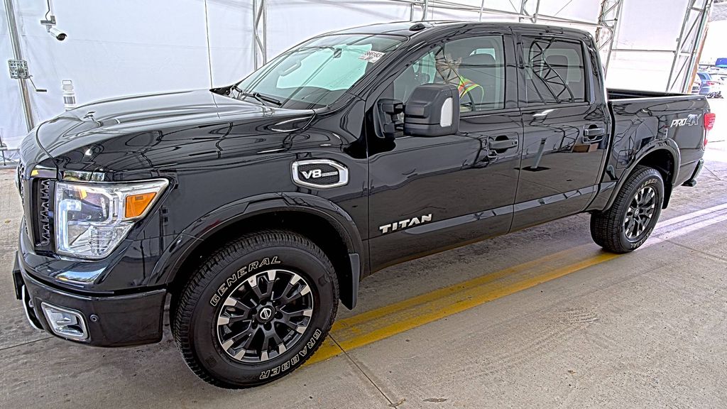 2017 Nissan Titan PRO-4X photo