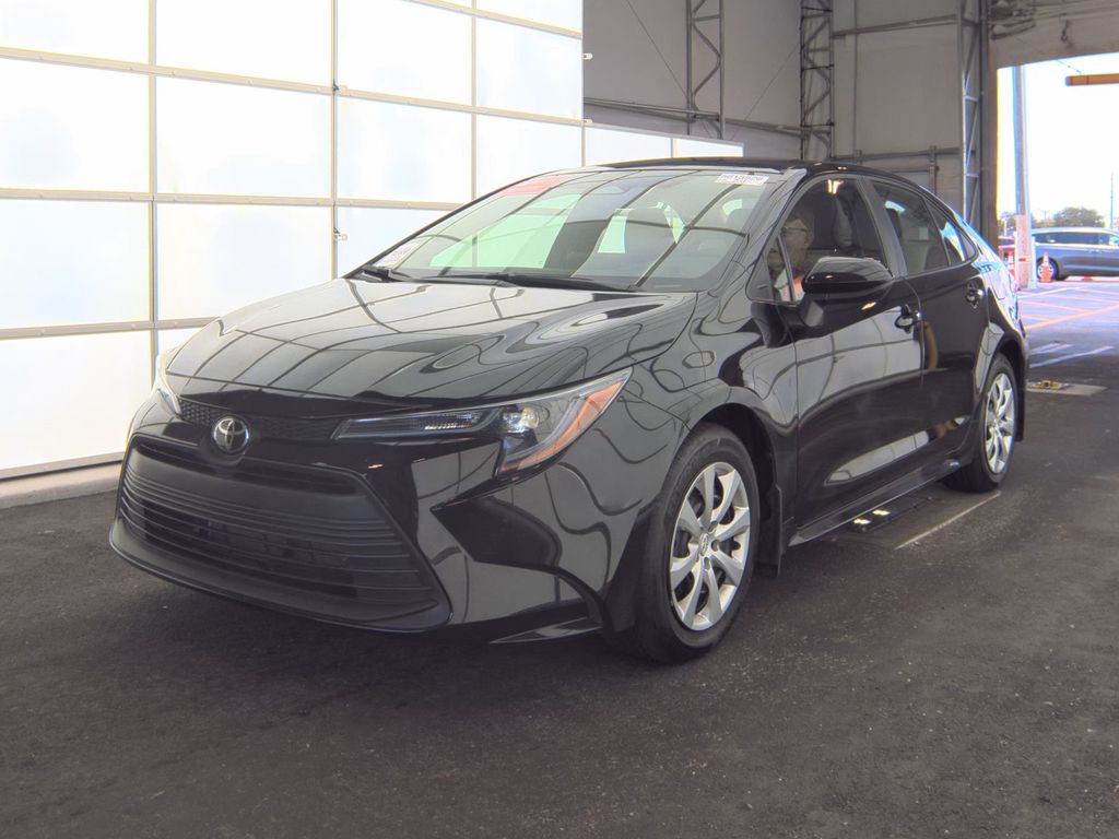 2025 Toyota Corolla LE photo