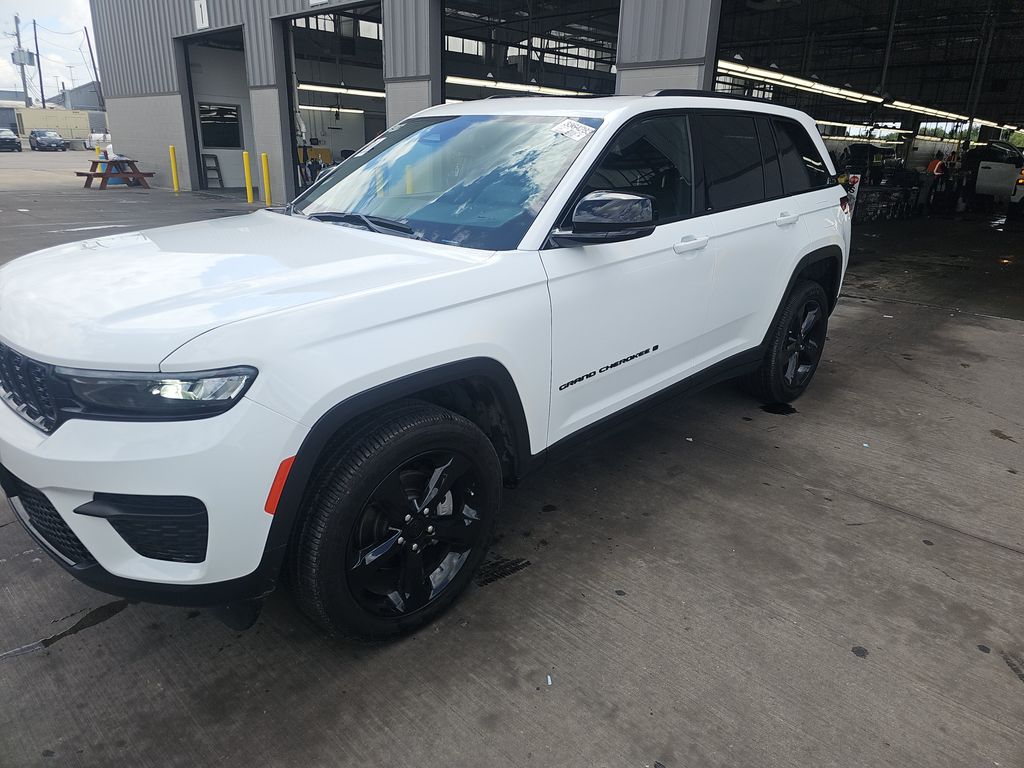 2025 Jeep Grand Cherokee Altitude X photo