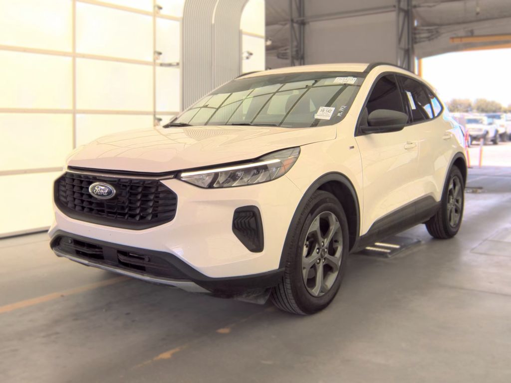 2025 Ford Escape ST-Line photo