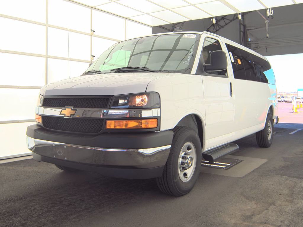 2025 Chevrolet 3500 LT photo