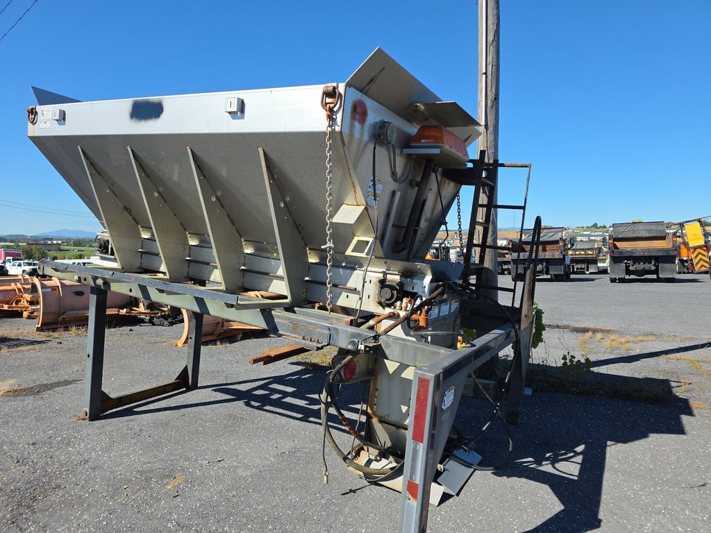 2010 Henderson FSHVA10HYD Spreader photo