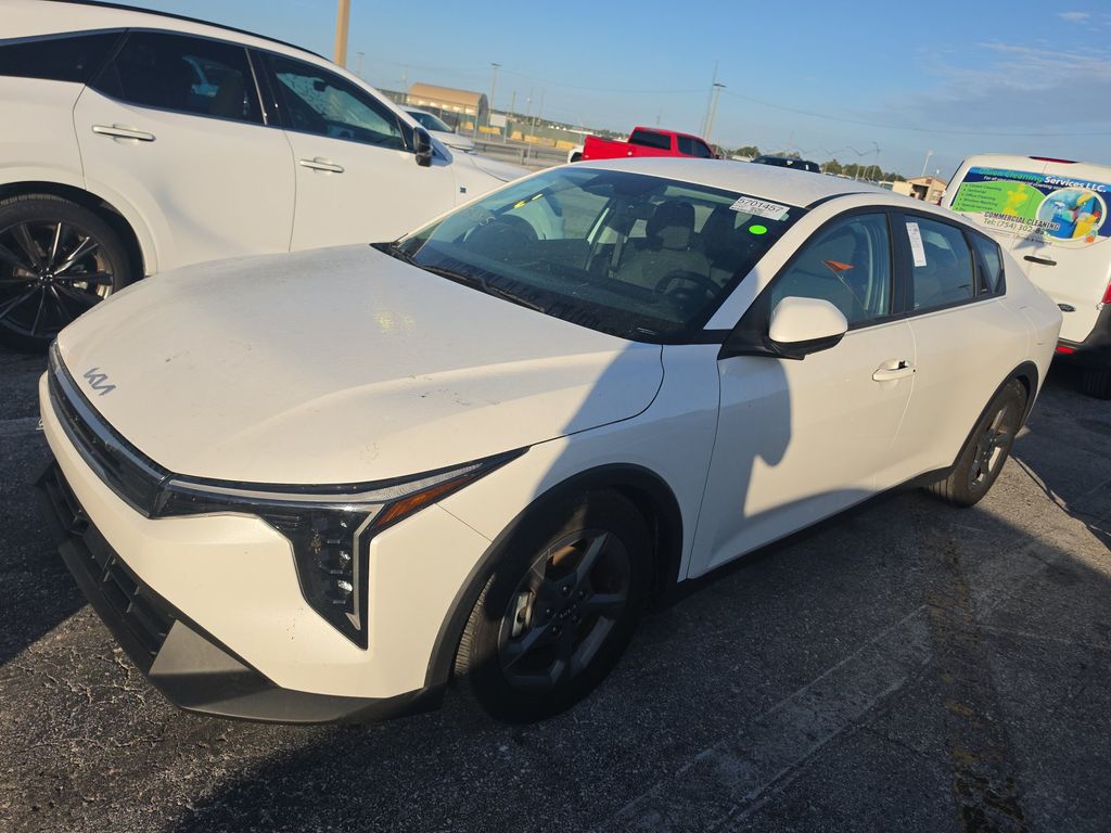 2025 Kia K4 LXS photo