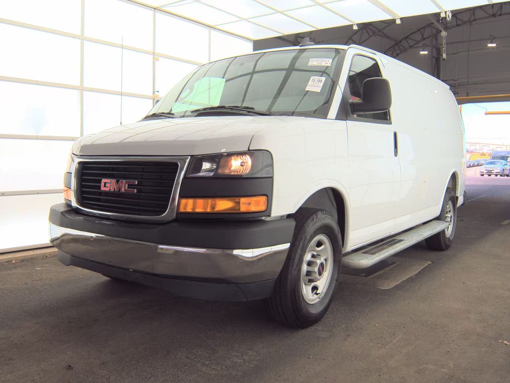 2025 GMC Savana 2500 photo