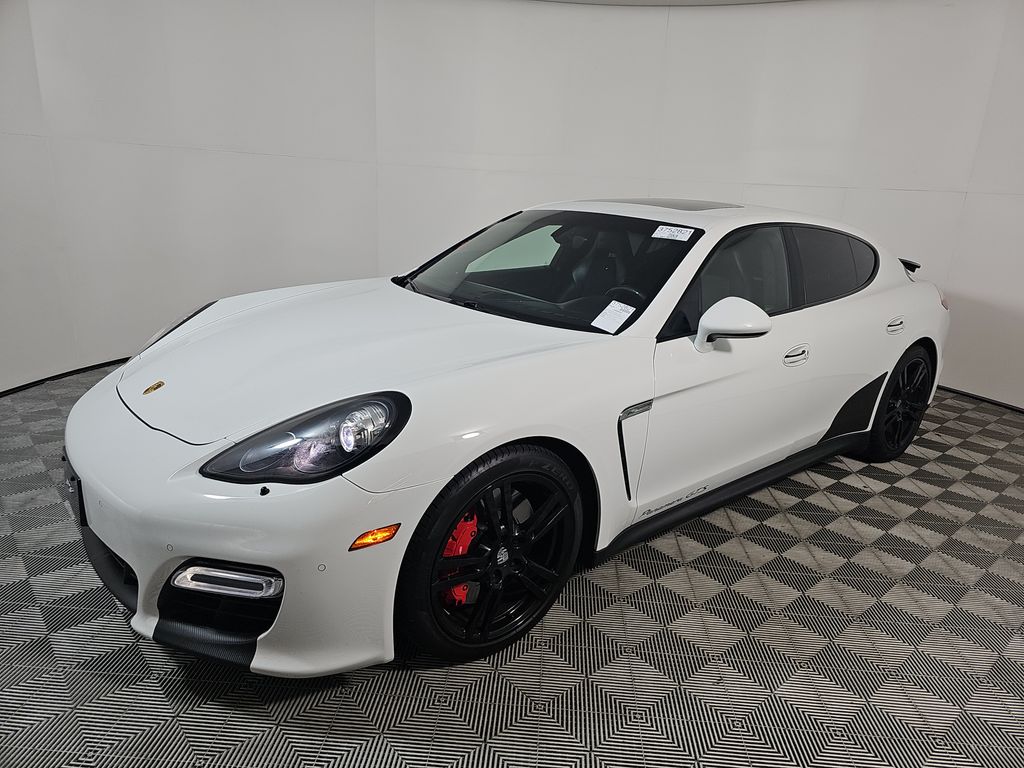 2013 Porsche Panamera GTS photo