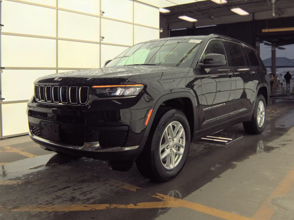 2025 Jeep Grand Cherokee Laredo X photo