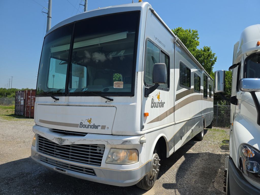 2006 Ford F53 Base photo