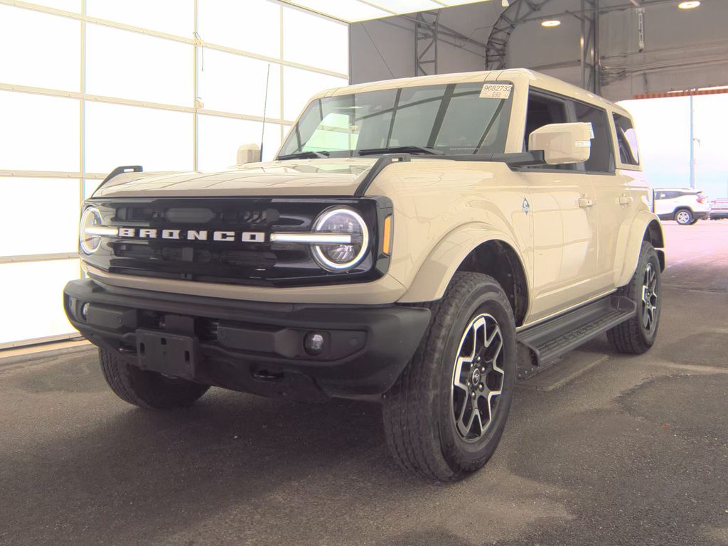 2025 Ford Bronco Outer Bank photo