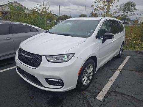 2026 Chrysler Pacifica Limited photo