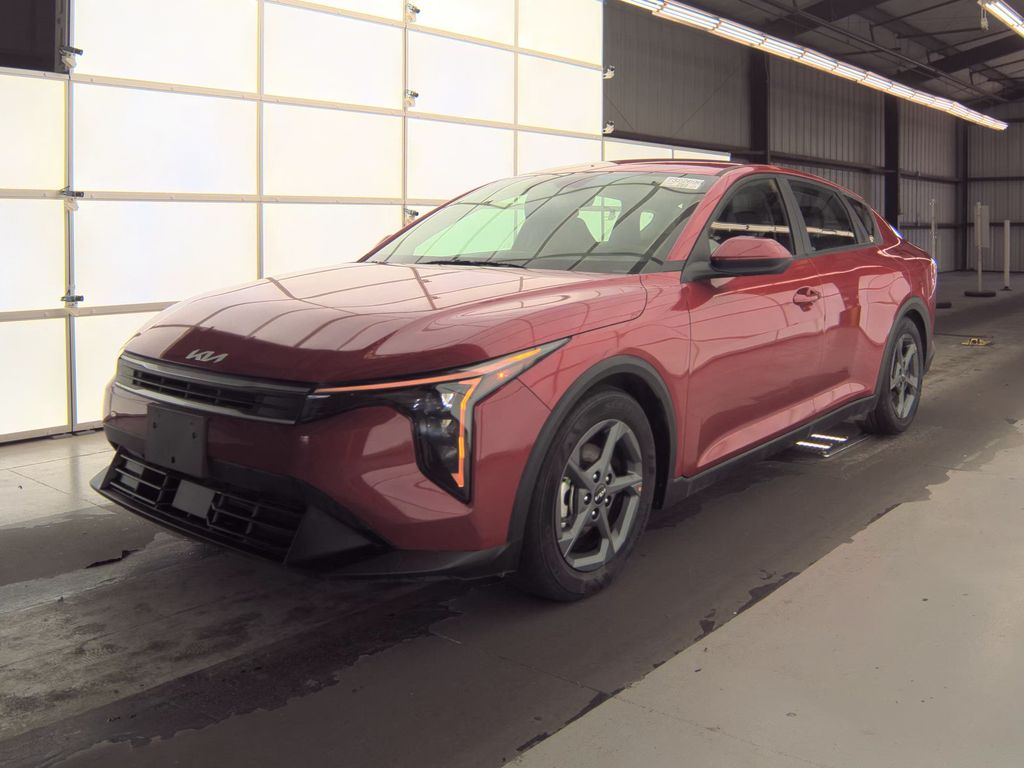 2025 Kia K4 LXS photo