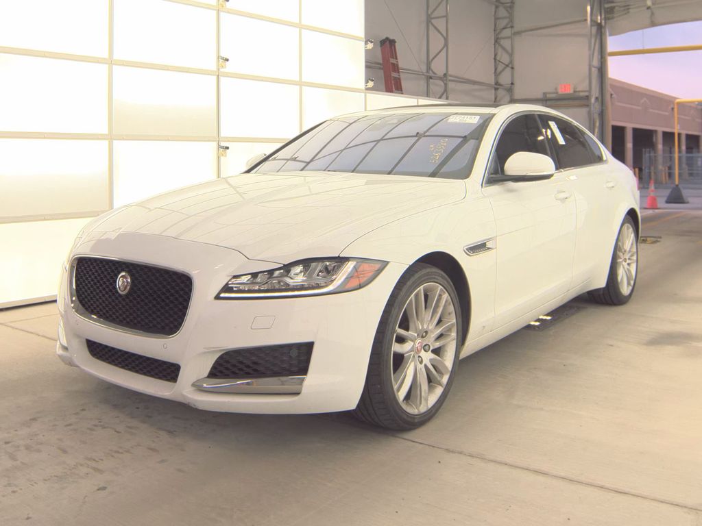 2016 Jaguar XF Prestige photo