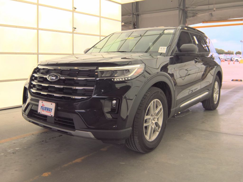 2025 Ford Explorer Active photo