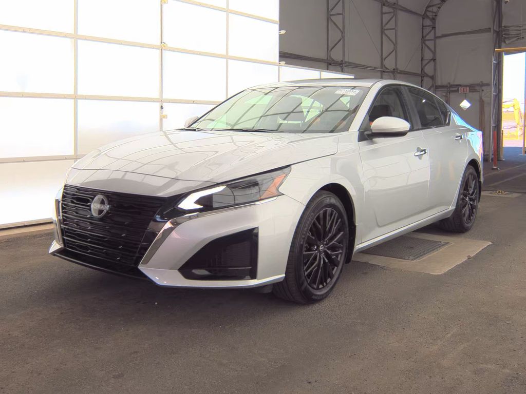 2025 Nissan Altima SV photo