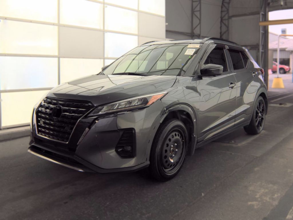 2021 Nissan Kicks SR photo