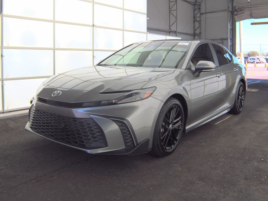 2025 Toyota Camry SE photo