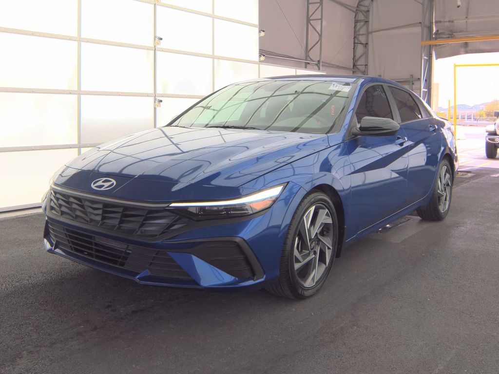 2025 Hyundai Elantra SEL Sport photo