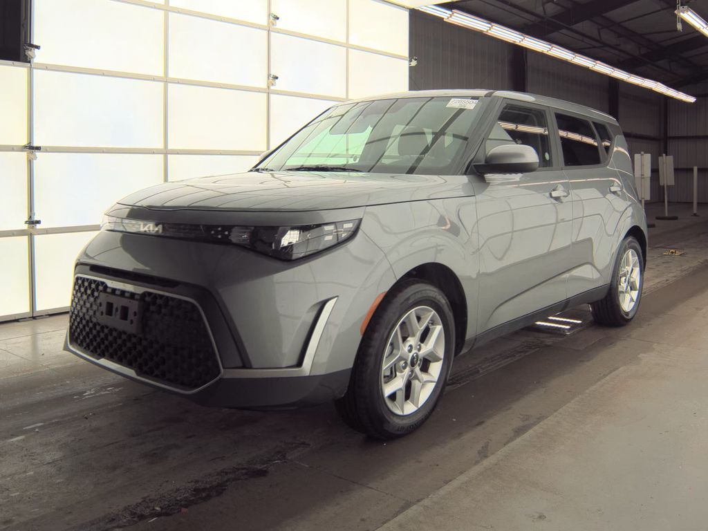 2025 Kia Soul LX photo
