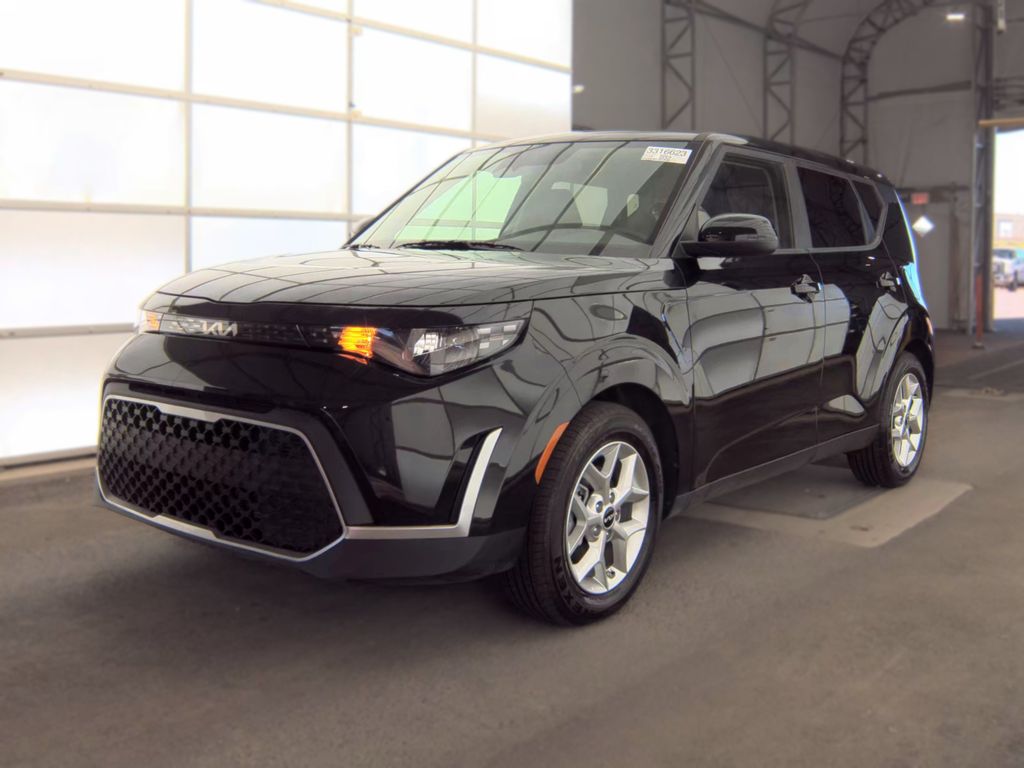 2025 Kia Soul LX photo