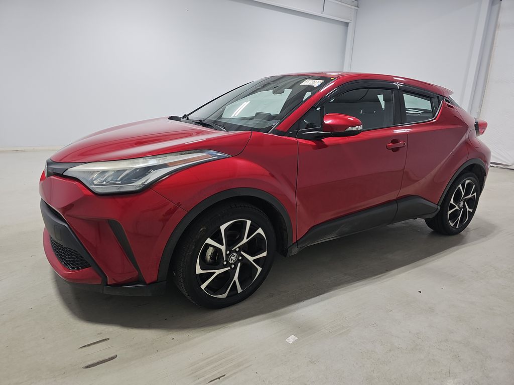 2021 Toyota C-HR XLE photo