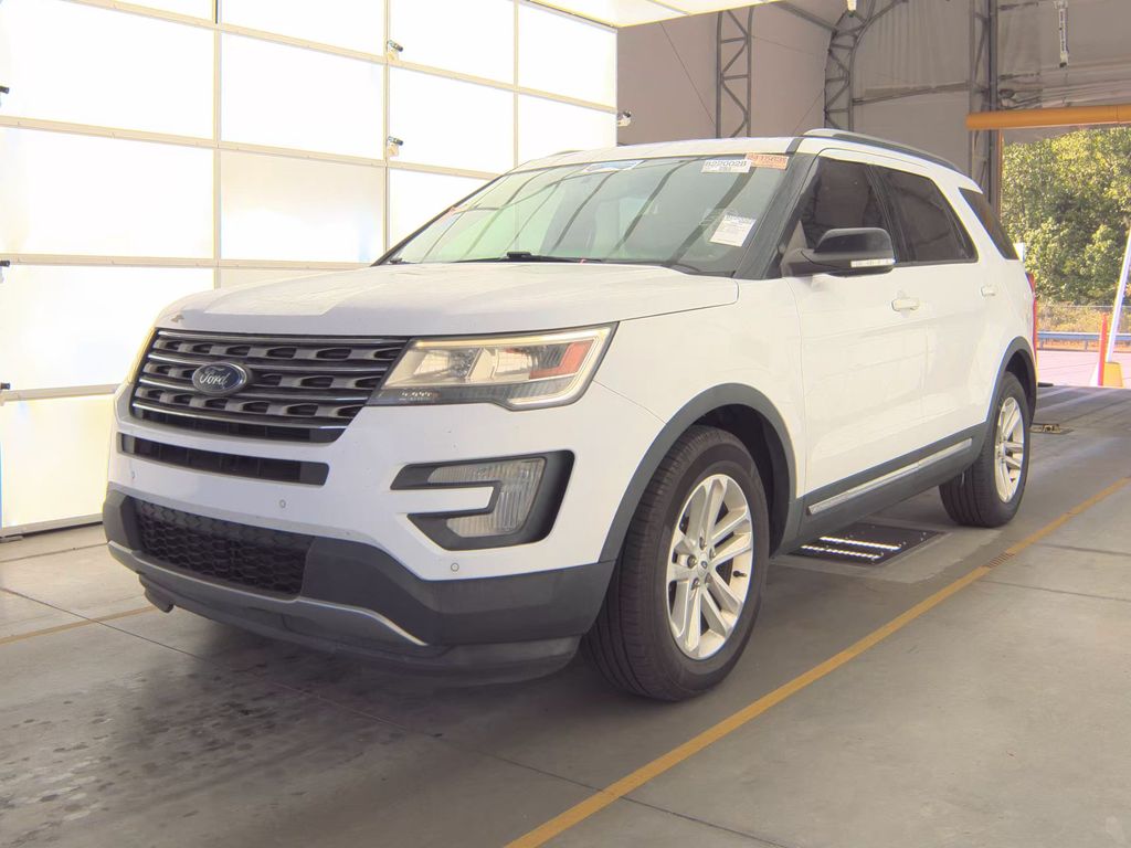 2017 Ford Explorer XLT photo