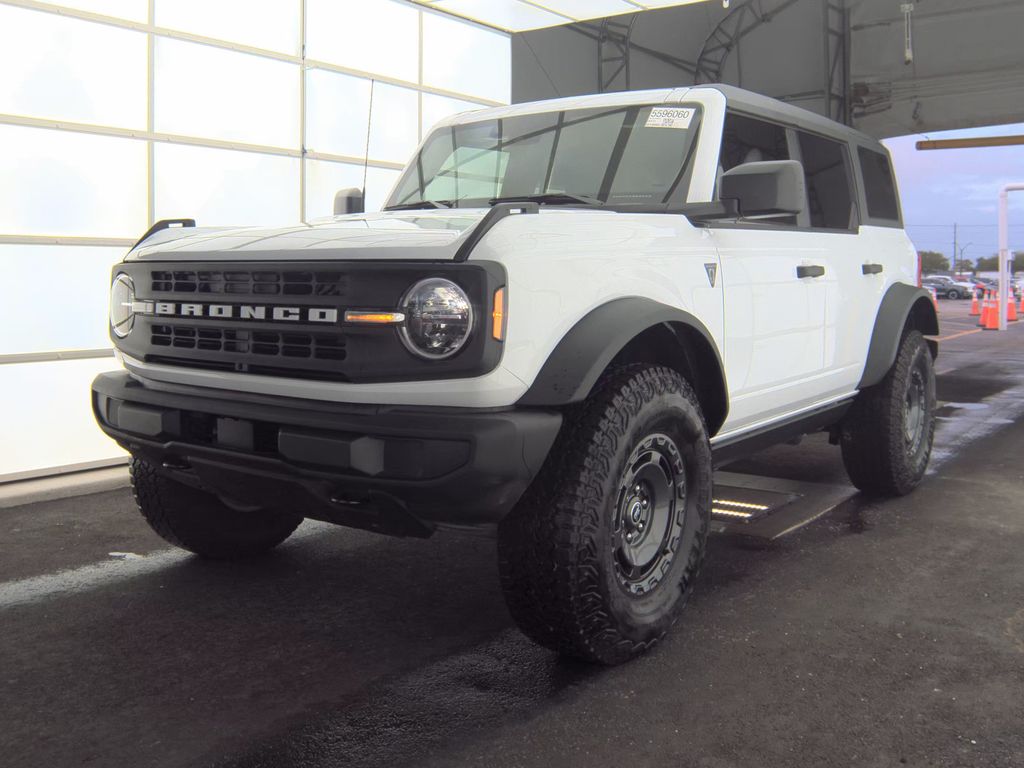 2025 Ford Bronco Base photo