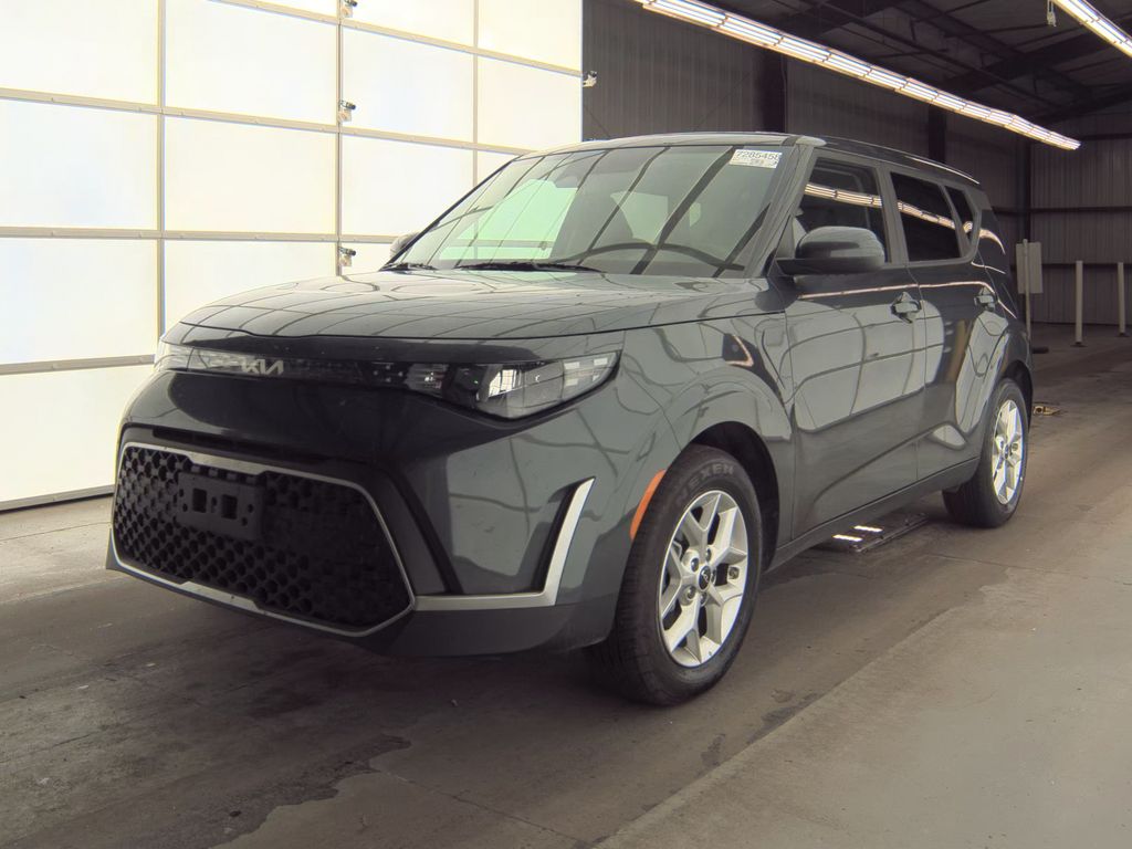 2025 Kia Soul LX photo