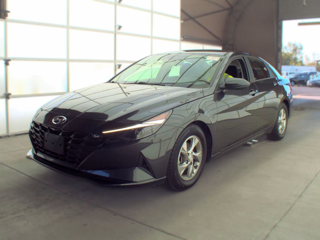 2021 Hyundai Elantra SE photo