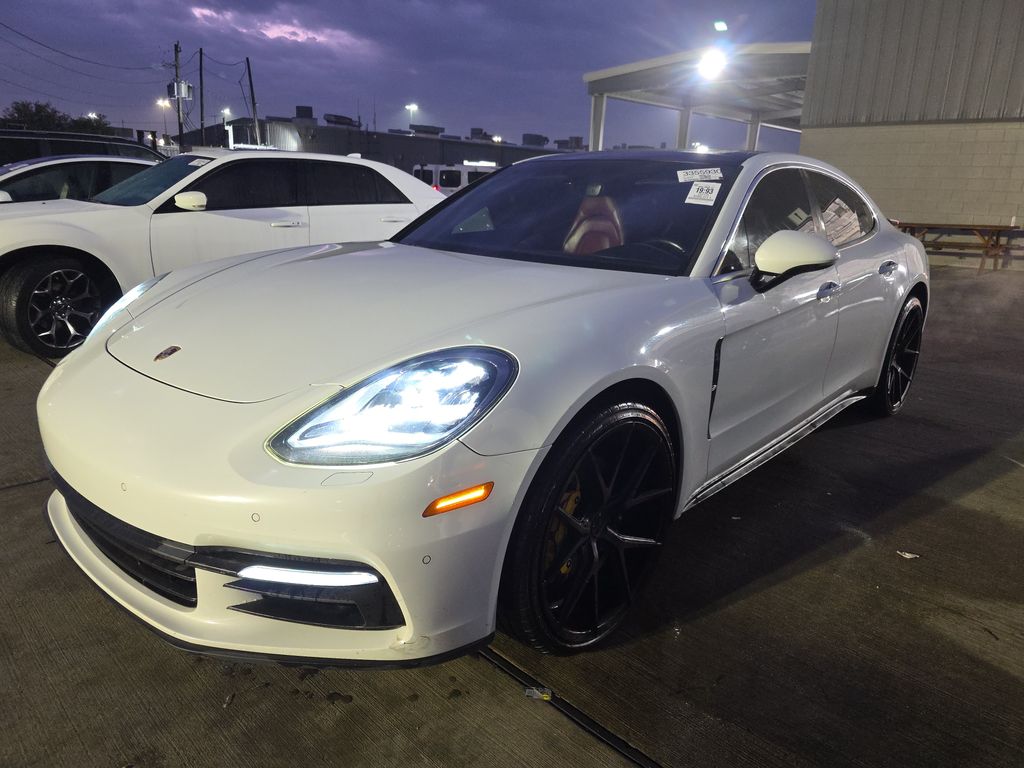 2018 Porsche Panamera 4S photo