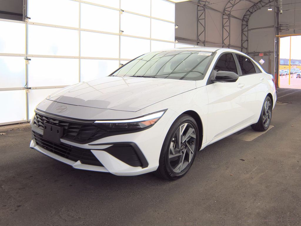 2025 Hyundai Elantra SEL Sport photo