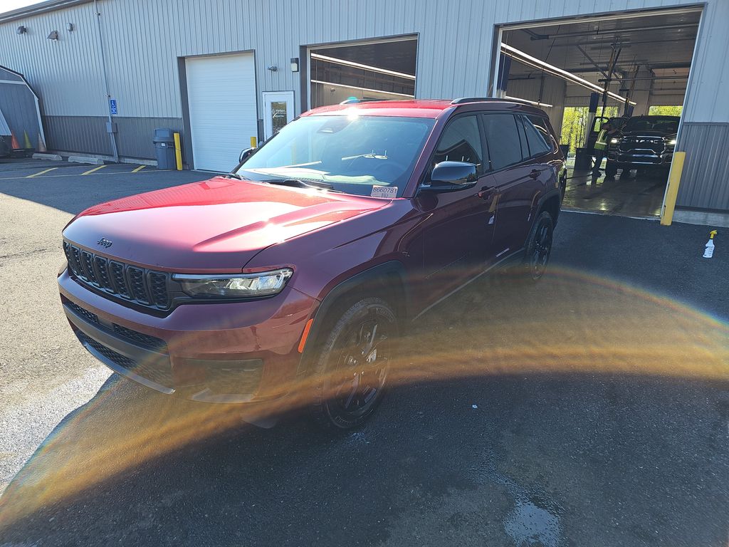 2025 Jeep Grand Cherokee Altitude photo