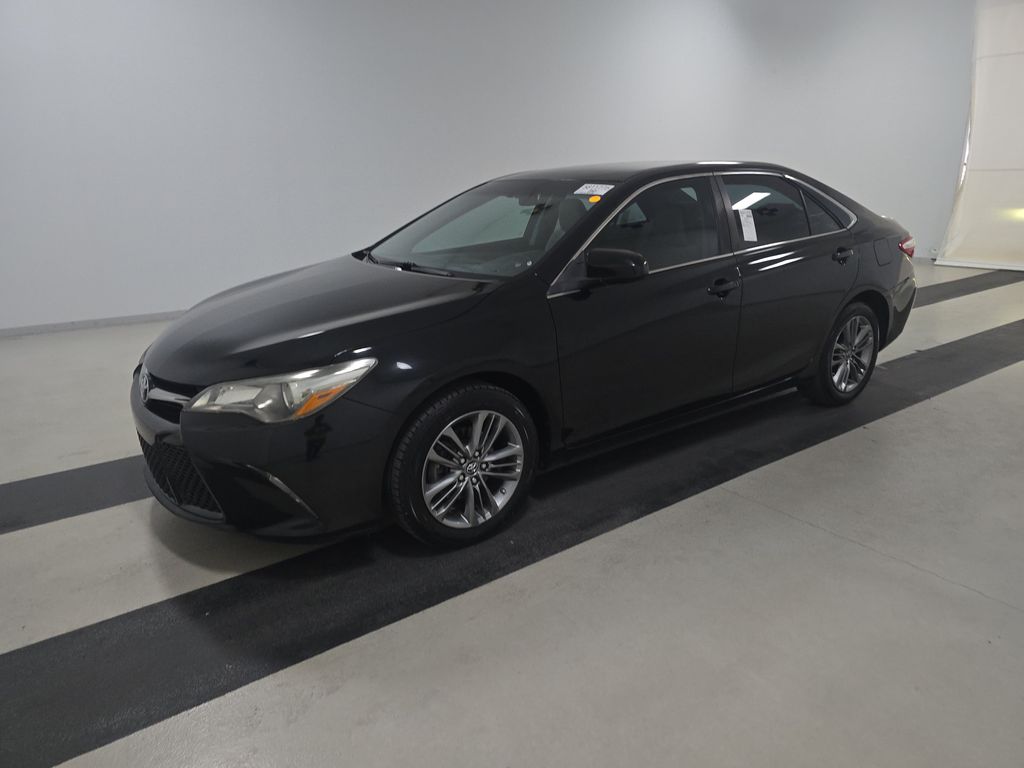 2017 Toyota Camry SE photo