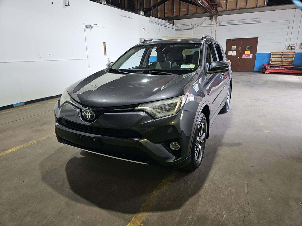 2017 Toyota RAV4 XLE photo
