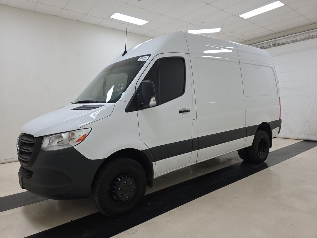 2023 Mercedes-Benz SPR 3500XD Cargo photo