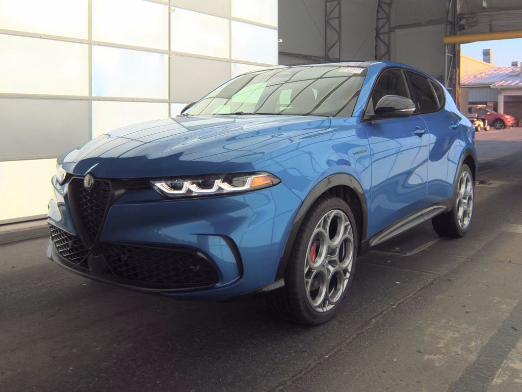 2025 Alfa Romeo Tonale photo