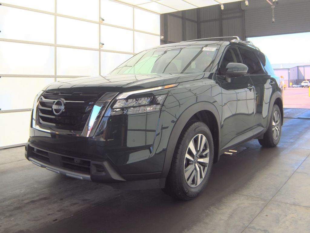 2025 Nissan Pathfinder SL photo