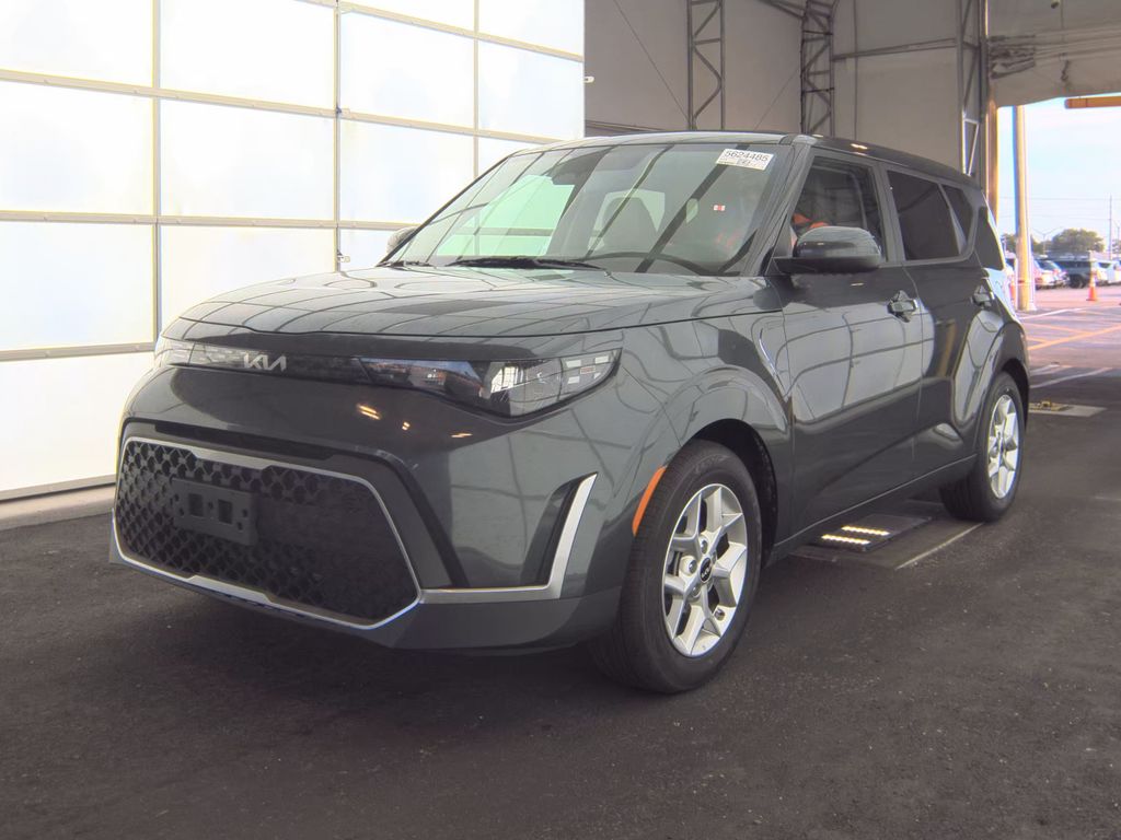 2025 Kia Soul LX photo