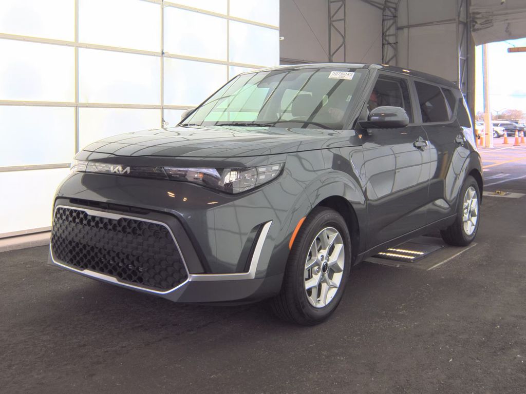 2025 Kia Soul LX photo
