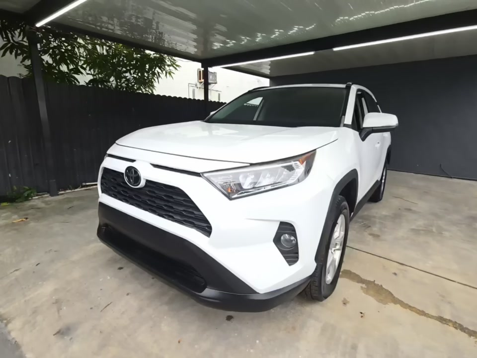 2021 Toyota RAV4 XLE photo