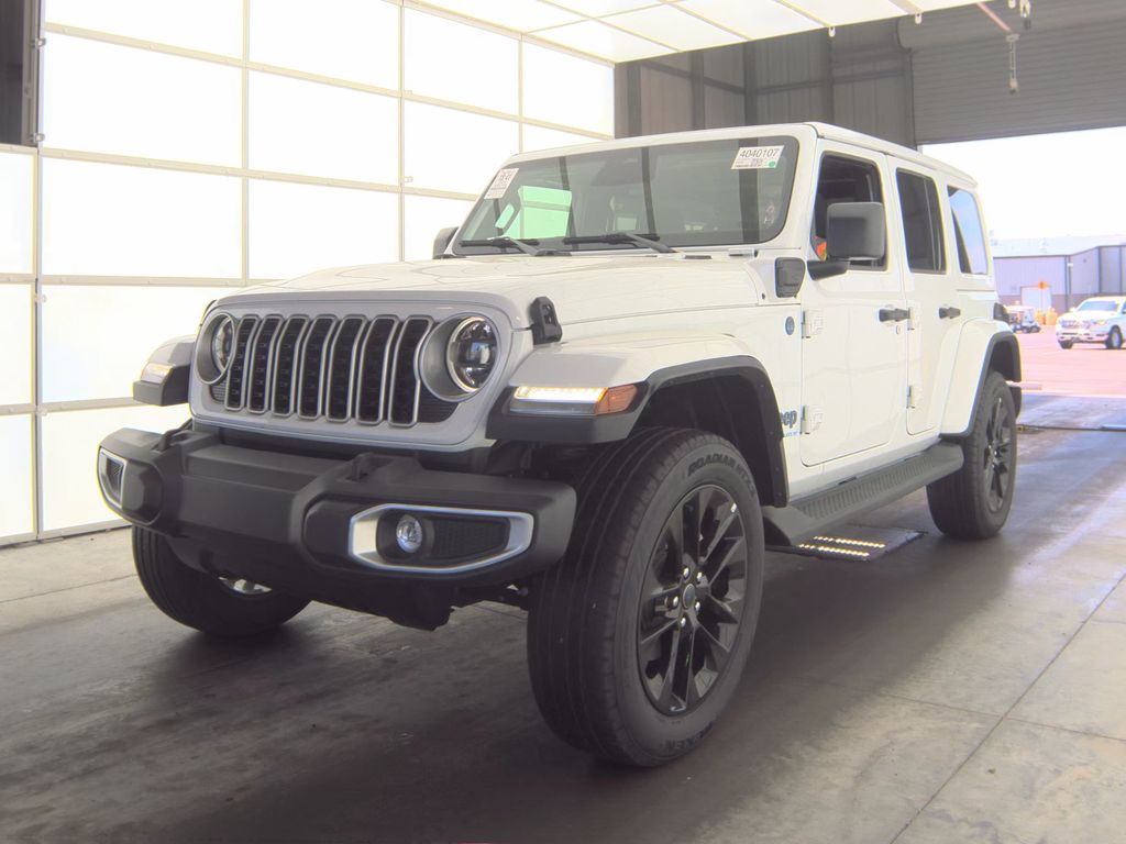 2025 Jeep Wrangler Sahara photo