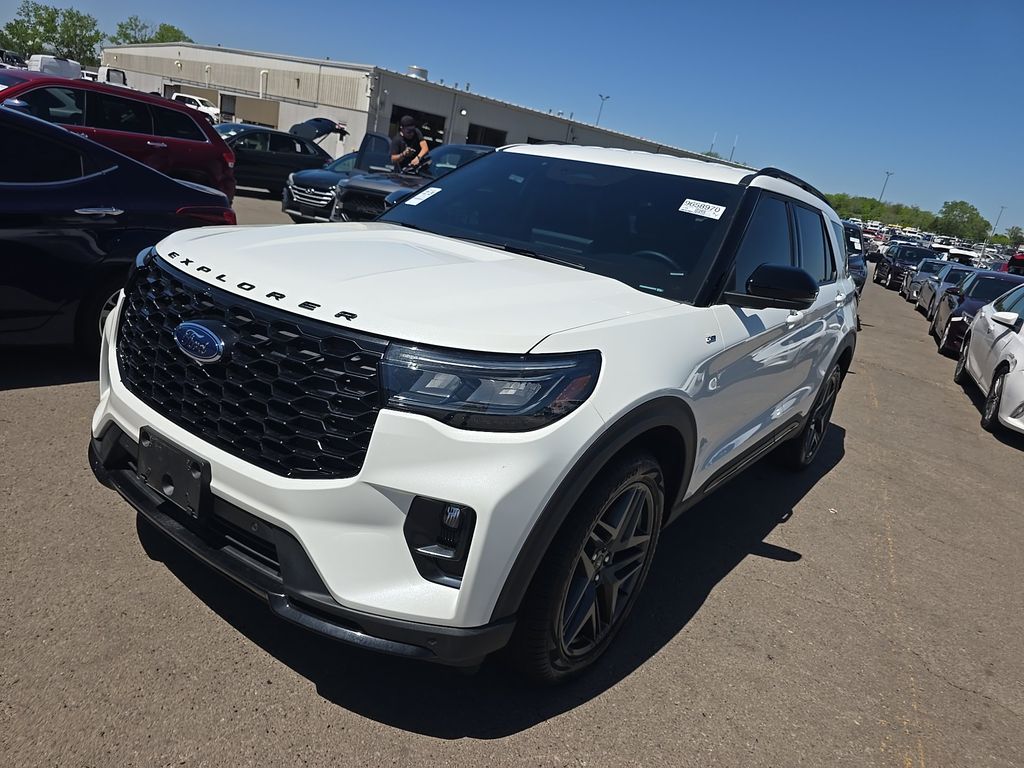 2025 Ford Explorer ST-Line photo