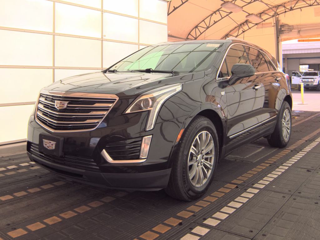 2017 Cadillac XT5 Luxury AWD photo