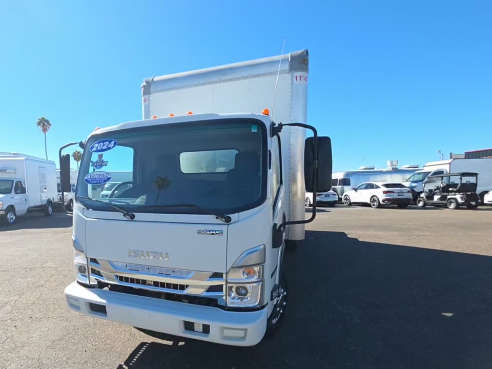 2024 Isuzu NPR HD Base photo