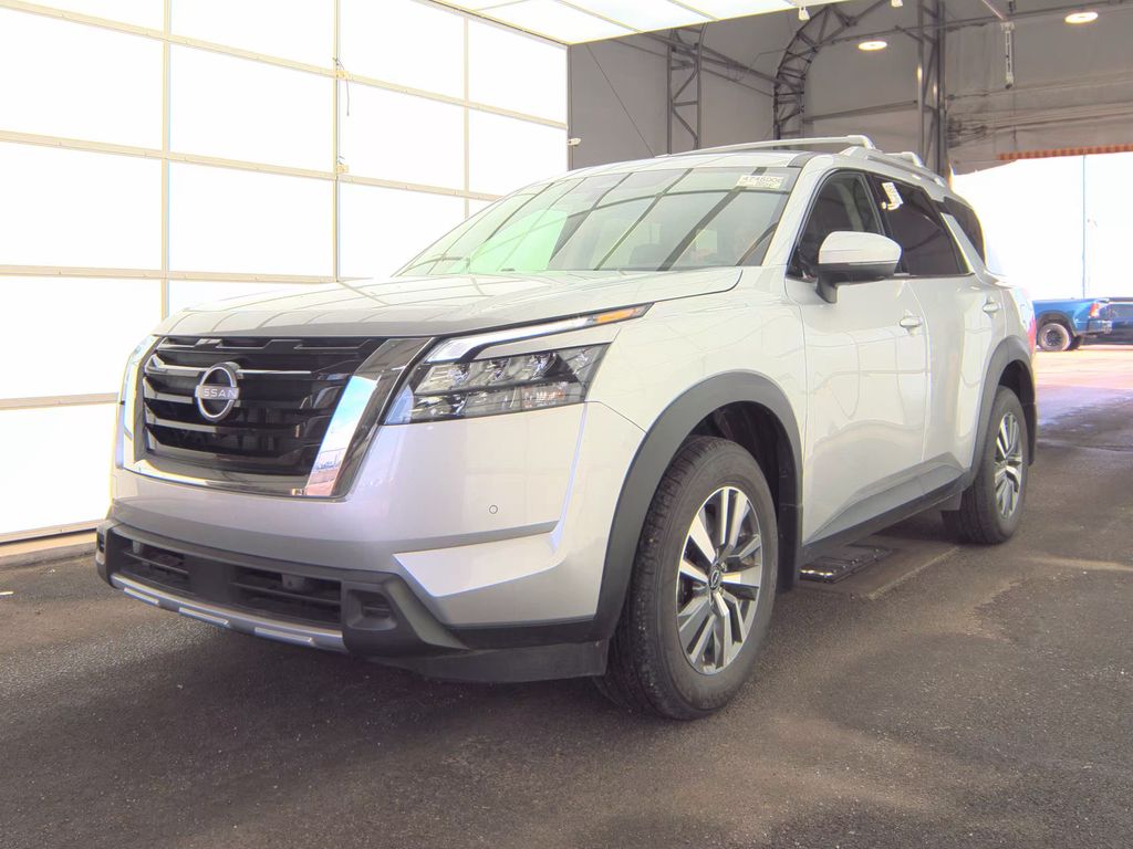 2025 Nissan Pathfinder SL photo