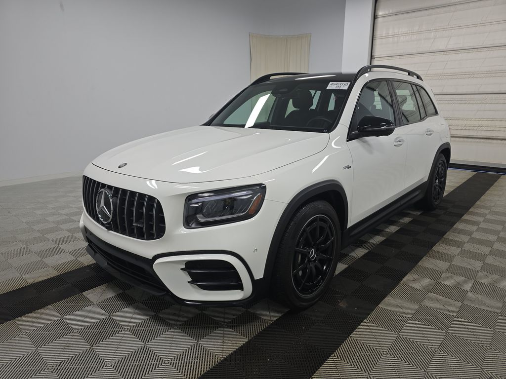 2025 Mercedes-Benz GLB AMG GLB 35 photo