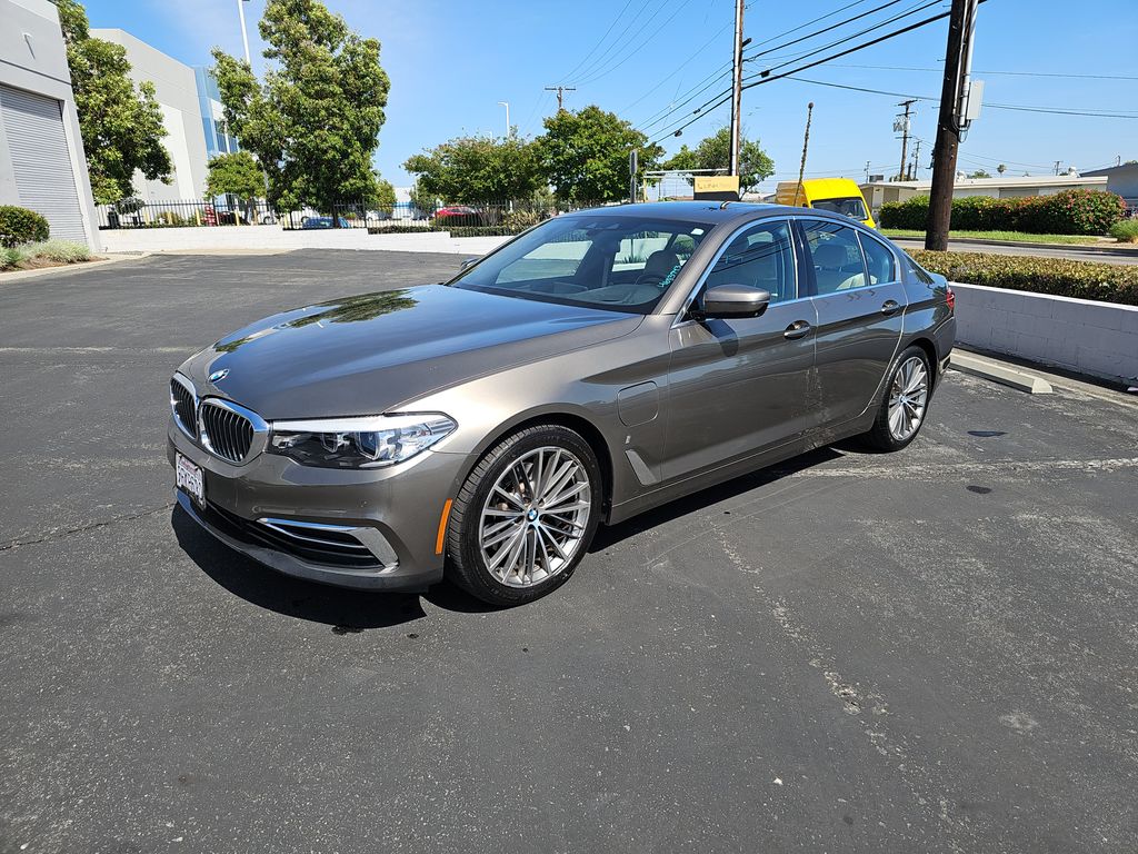 2019 BMW 5 Series 530E LUX photo