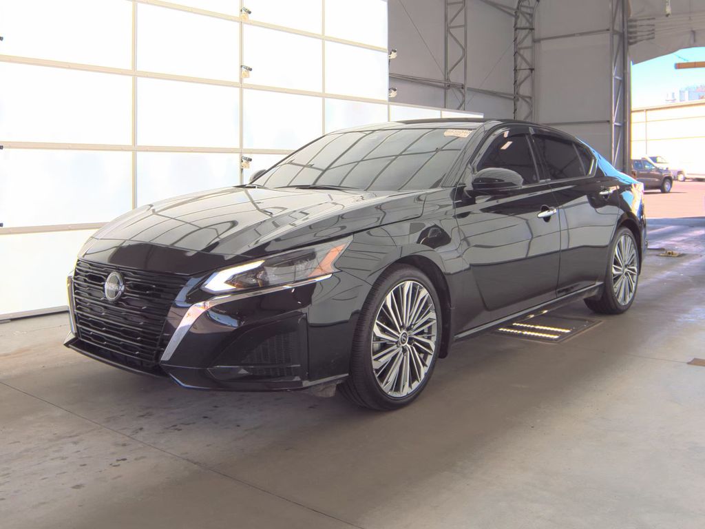 2025 Nissan Altima SL photo