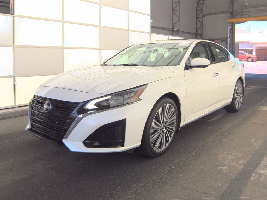 2025 Nissan Altima SL photo