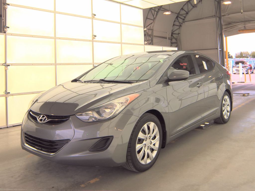 2013 Hyundai Elantra GLS photo