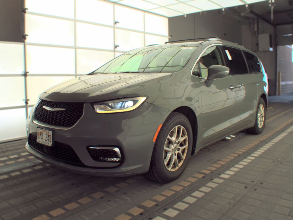 2021 Chrysler Pacifica Touring L photo