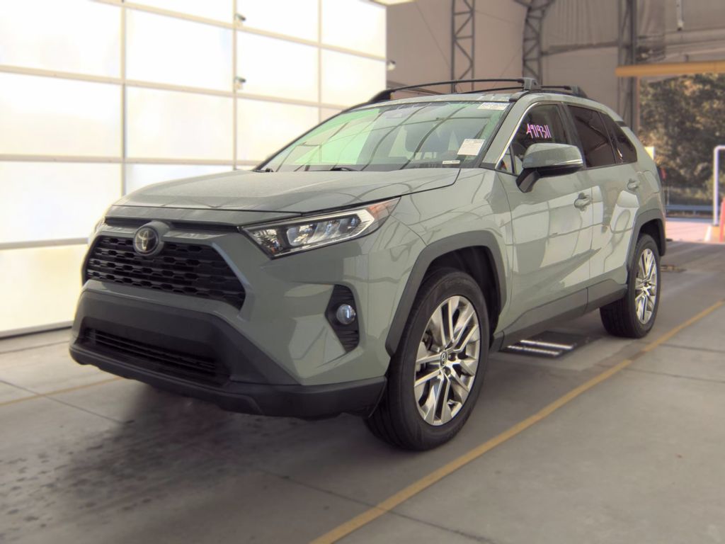 2021 Toyota RAV4 XLE Premiu photo